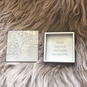Jewelry holder
